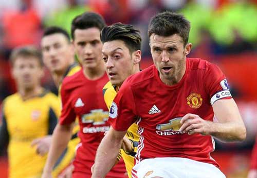 MU – Mourinho: Nhức nhối bài toán Carrick - 4