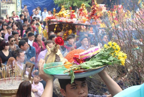 Hàng vạn người đổ về Bắc Ninh “vay tiền” Bà Chúa Kho - 5