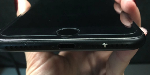 Apple iPhone 7 dễ bong tróc, sứt mẻ