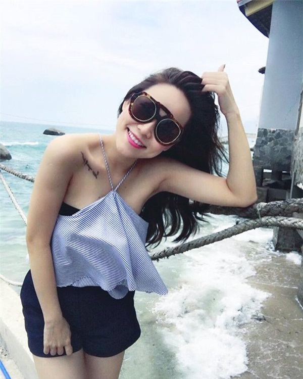 BTV vừa "hết duyên" với Chuyển động 24h mặc quá sexy - 7