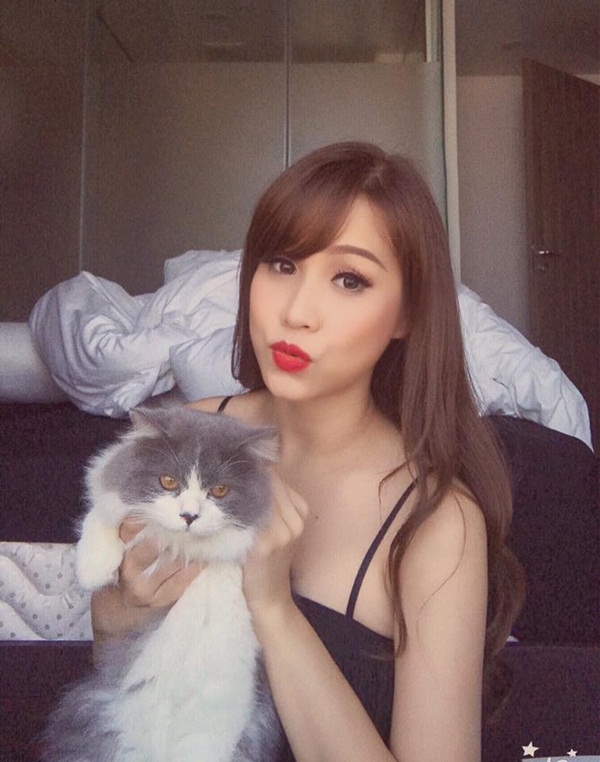 BTV vừa "hết duyên" với Chuyển động 24h mặc quá sexy - 10