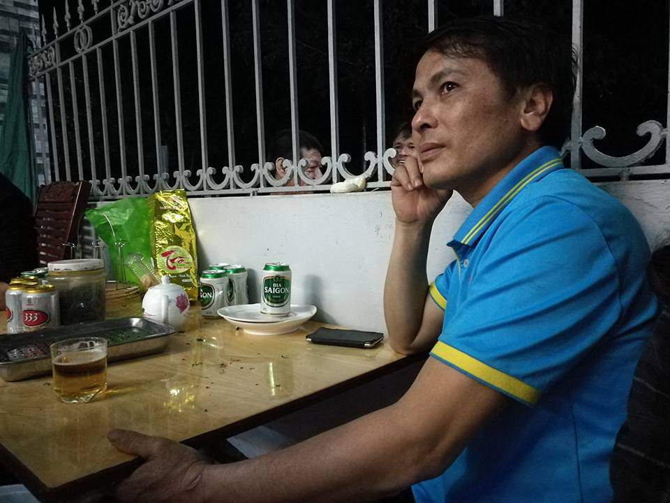 Bố của "siêu nhân" Quang Hải không dám ngồi xem con đá bóng - 2