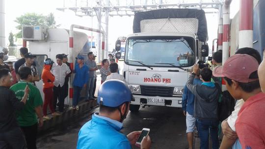 Từ mai 25-1, bắt đầu xử phạt ô tô dừng quá 5 phút tại trạm BOT - 1