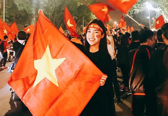 Nhiều người nổi tiếng phát cuồng với thủ môn Tiến Dũng - 3