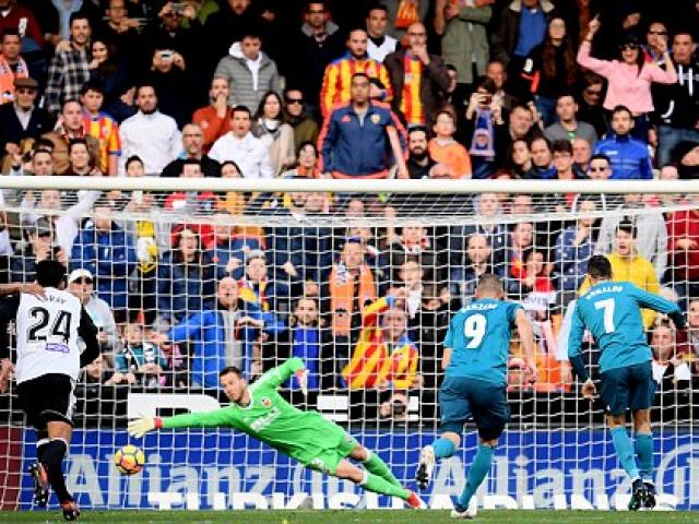 Valencia - Real Madrid: Ronaldo rực rỡ, phối hợp mãn nhãn