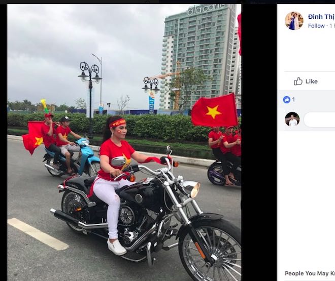 Dân mạng sôi sục chờ đón U23 Việt Nam về sân bay Nội Bài - 7