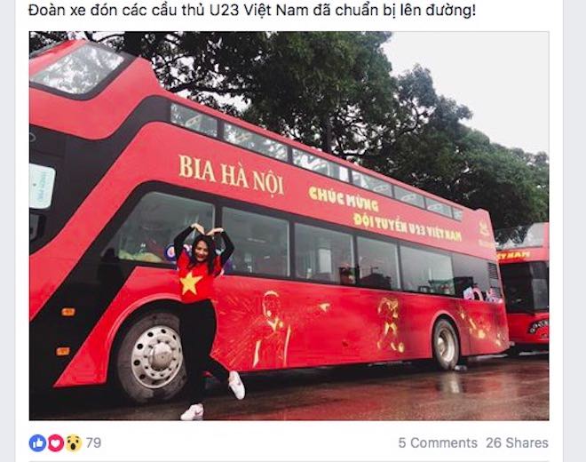 Dân mạng sôi sục chờ đón U23 Việt Nam về sân bay Nội Bài - 14