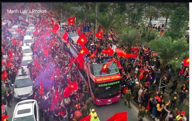 Hình ảnh U23 Việt Nam về nước ngập tràn Facebook - 13