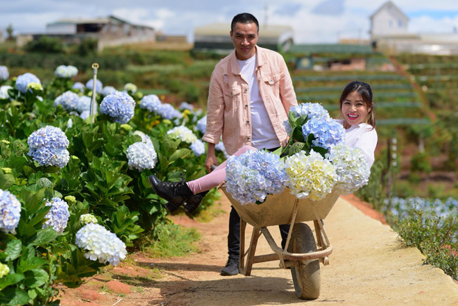 Nữ MC "Chúng tôi là chiến sĩ" tung ảnh cưới lần hai tại Đà Lạt - 3