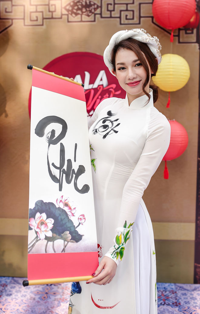 Hà Hồ tươi rói trước thông tin sắp cưới Kim Lý - 6