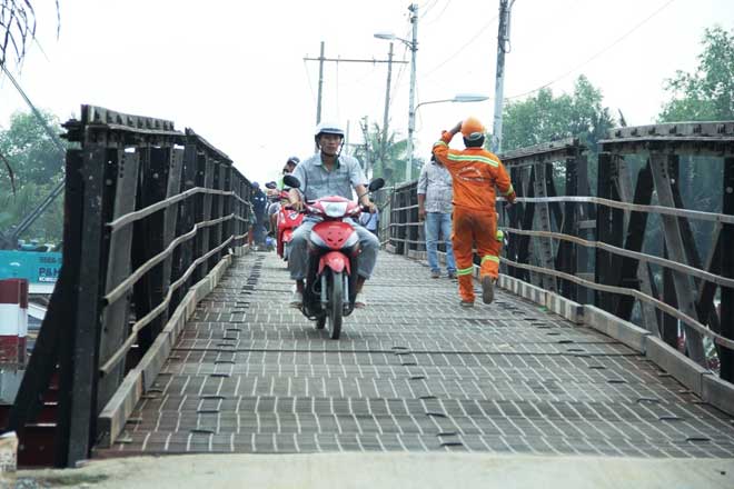 Khắc phục “thần tốc” cầu Long Kiểng sập do xe tải "đè" ở Sài Gòn - 9