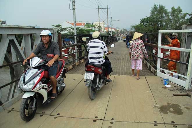 Khắc phục “thần tốc” cầu Long Kiểng sập do xe tải "đè" ở Sài Gòn - 5