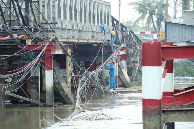 Khắc phục “thần tốc” cầu Long Kiểng sập do xe tải "đè" ở Sài Gòn - 10