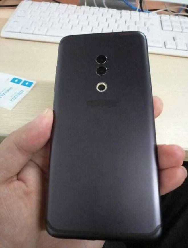 iPhone X thua xa Meizu 15 Plus cùng bòn kế rành mùng hình, chẳng còn tai thỏ - 2