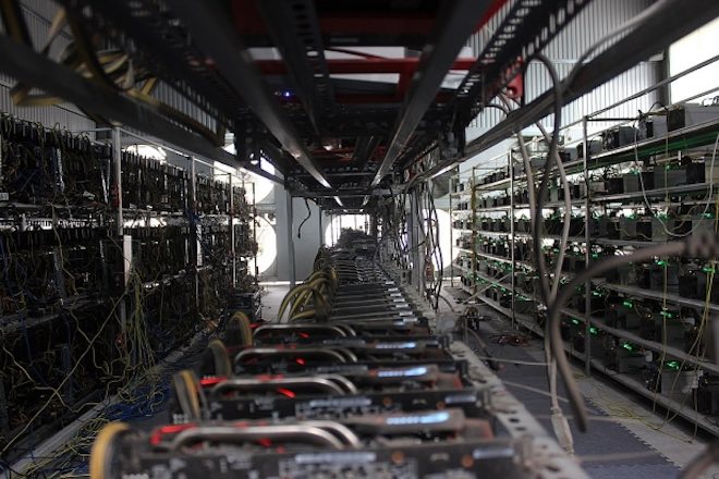 Làn sóng đầu tư máy đào Bitcoin ồ ạt vào Việt Nam đầu 2018 - 2