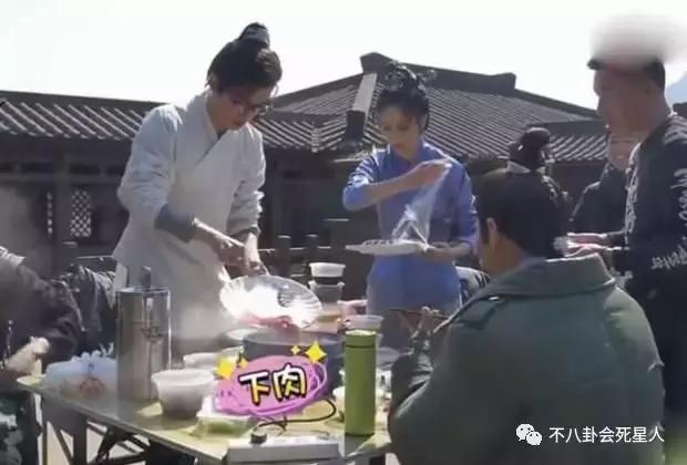 Sao bị cận thị đóng phim gây nên bao chuyện dở khóc dở cười - 7