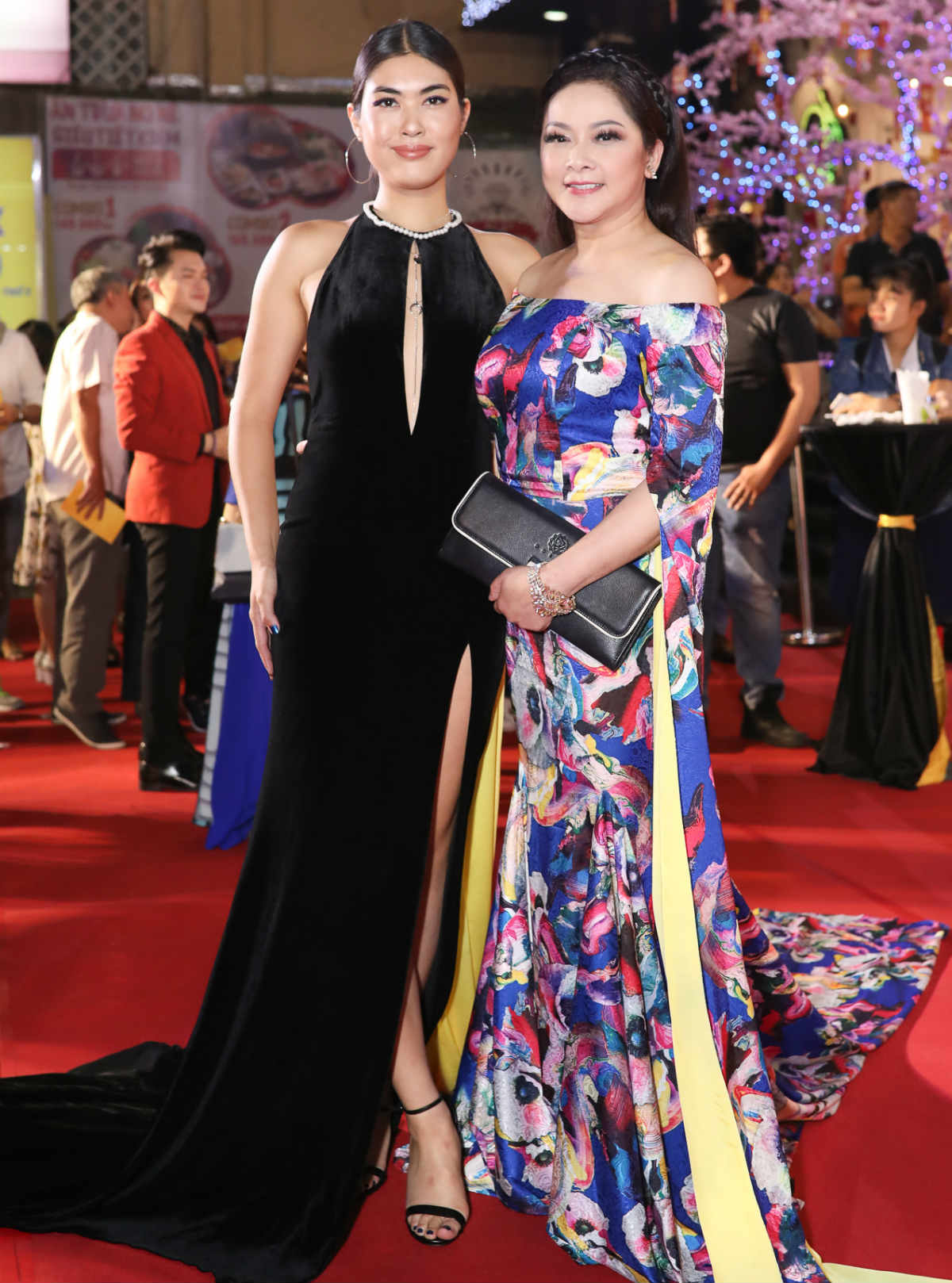 Hoài Linh xin lỗi vì mặc xuề xòa dự công chiếu phim Tết - 6