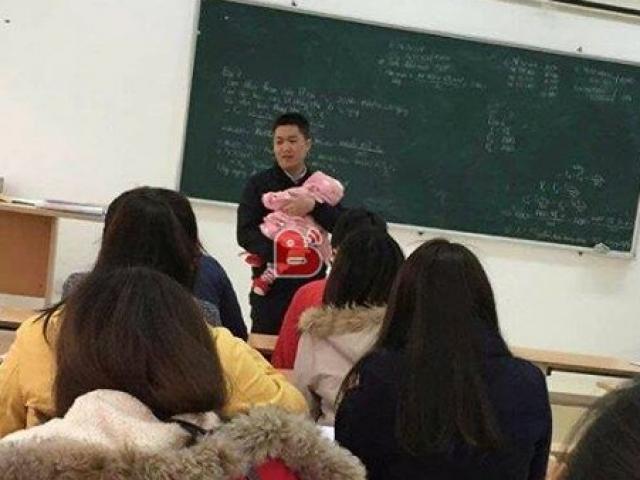 Gây ”sốt” cộng đồng mạng, thầy giáo bế con cho sinh viên làm bài thi nói gì?