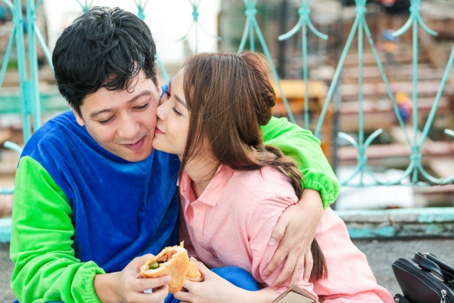 Clip Sam hôn Trường Giang quá cuồng nhiệt giữa tin đồn Nhã Phương trả nhẫn cầu hôn - 3