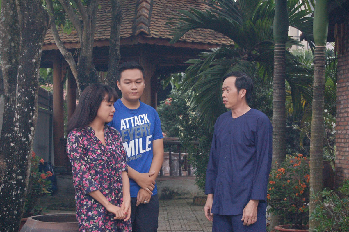 Hoài Linh thở phào vì dựng vợ gả chồng cho con ngày Tết - 2