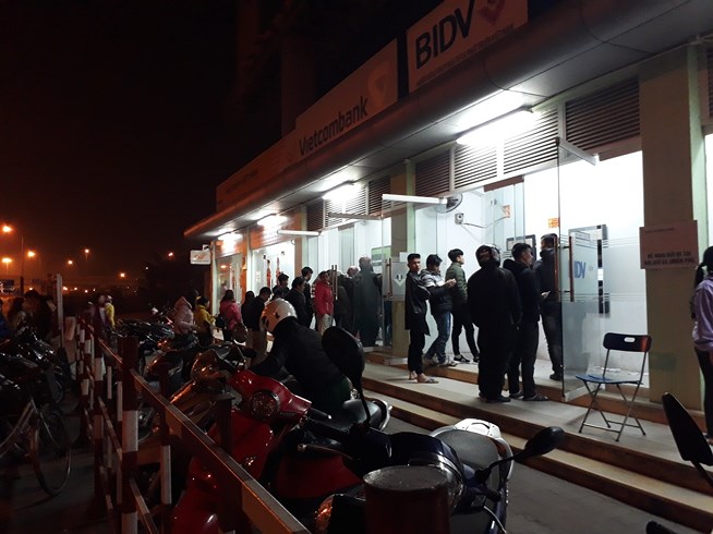 ATM quá tải, cãi lộn vì không rút được tiền tiêu Tết - 9