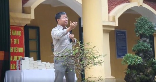 Người thầy khiến hàng ngàn học sinh bật khóc - 2