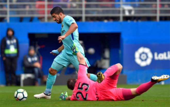 Eibar - Barcelona: Đánh vật với "ngựa ô", bước ngoặt thẻ đỏ - 1