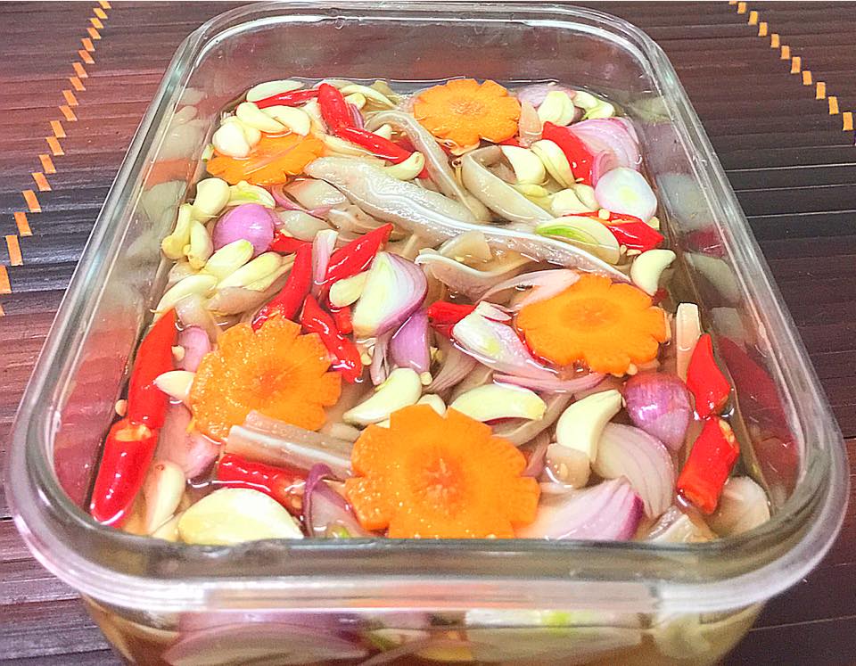 Tai heo chua ngọt giòn giòn cực hấp dẫn - 6