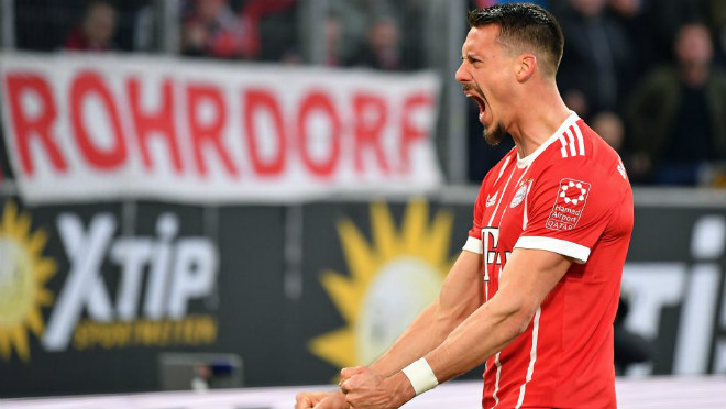 Wolfsburg - Bayern Munich: Đòn đau sớm, ngược dòng phút bù giờ - 1