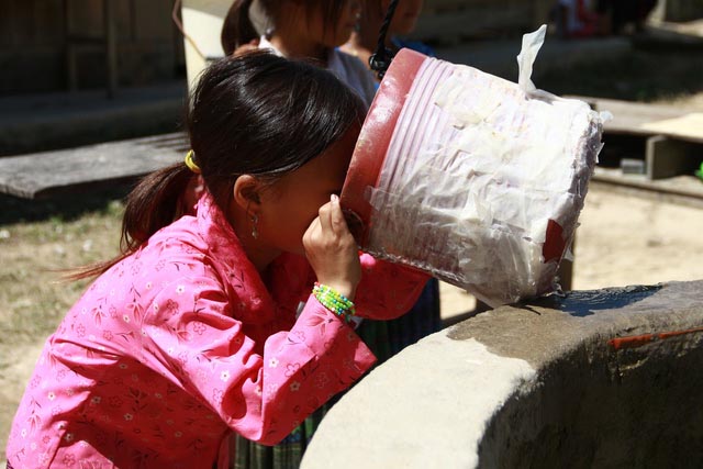 Lên “cổng trời” nuôi… con chữ - 2