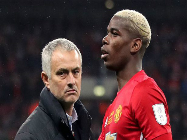 Lộ mặt 2 "cừu đen" MU: Mourinho mắng học trò, chơi chiêu đấu Sevilla - 3