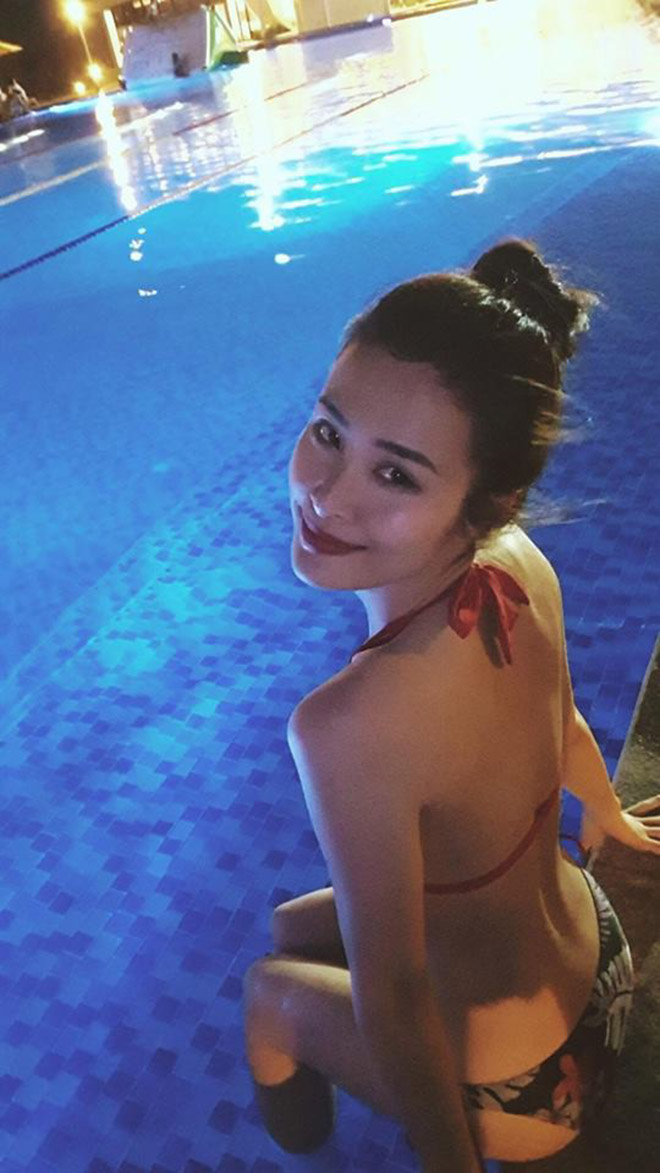 Đông Nhi diện bikini, khoe body nóng bỏng đầu năm - 2