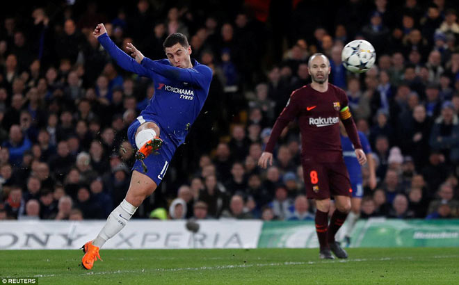 Messi khuất phục Chelsea: Siêu nhân phá "lời nguyền" - 2