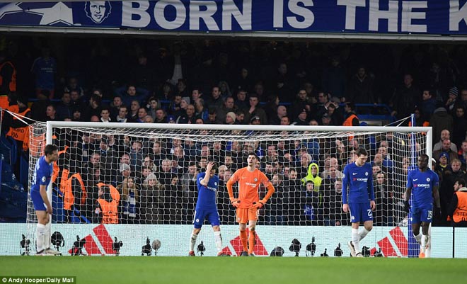Messi khuất phục Chelsea: Siêu nhân phá "lời nguyền" - 10