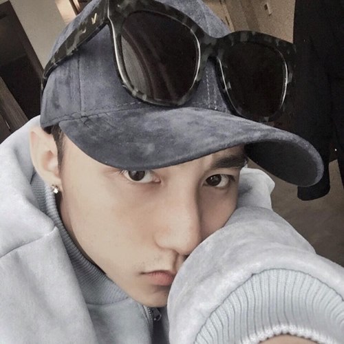 Bất ngờ với mặt đẹp như tranh của Sơn Tùng MTP khi trút bỏ son phấn - 4