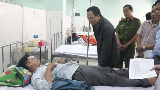 Vụ xe khách lao xuống vực 100 mét: "Rất nhiều người gào khóc thảm thiết" - 4