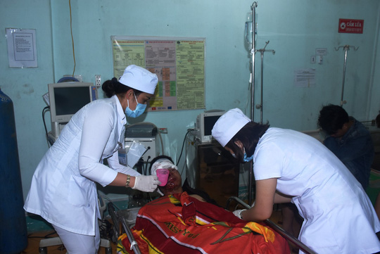 Vụ xe khách lao xuống vực 100 mét: "Rất nhiều người gào khóc thảm thiết" - 3