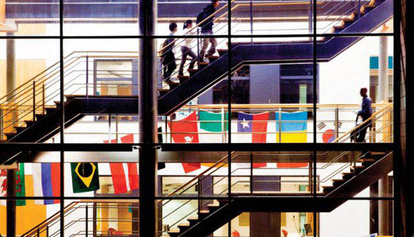 “Đột nhập” 5 trường học đắt đỏ nhất thế giới - 12