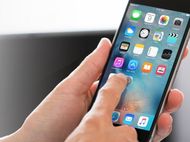 Cận cảnh thiết bị mở khóa iPhone giá rẻ giật mình a 1521090118 572 width640height480 Cận cảnh thiết bị mở khóa iPhone giá rẻ giật mình