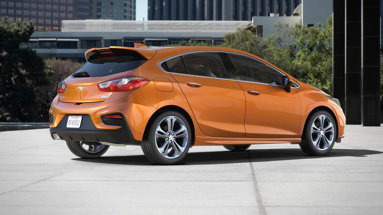 Chevrolet Cruze Hatchback 2017 sắp lên kệ, giá phải chăng - 2