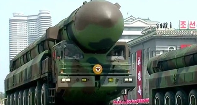 Triều Tiên khoe tên lửa đạn đạo tầm bắn bao phủ toàn Mỹ - 1