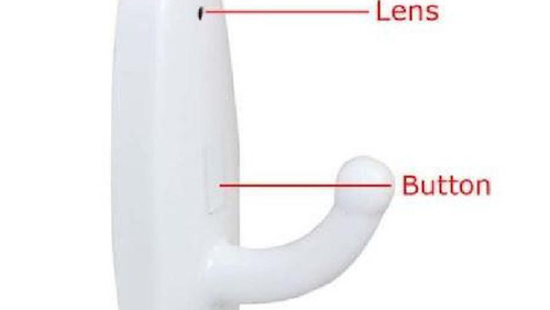 Rộ nạn quay lén bằng "móc nhựa" trong nhà vệ sinh công cộng Rộ nạn quay lén bằng "móc nhựa" trong nhà vệ sinh công cộng