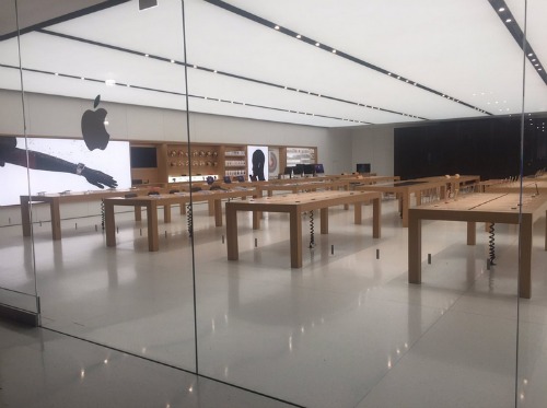 Apple Store tại Carlifornia liên tiếp bị trộm “viếng thăm”