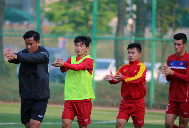 U20 Việt Nam: "Đàn em" Công Phượng băng chân tập cực sung - 2