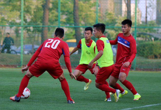 U20 Việt Nam: "Đàn em" Công Phượng băng chân tập cực sung - 7