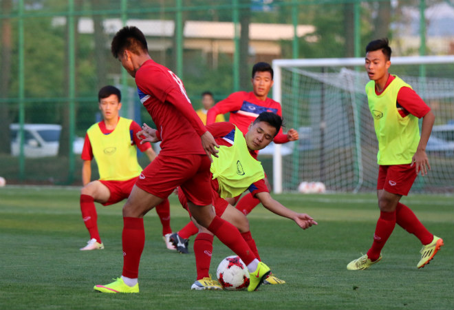 U20 Việt Nam: "Đàn em" Công Phượng băng chân tập cực sung - 6