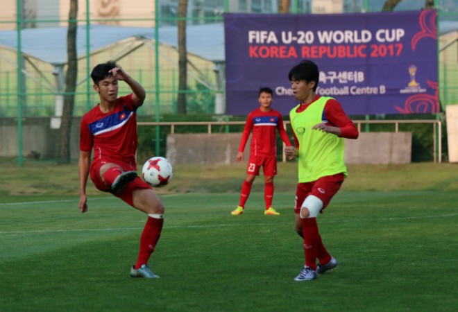 U20 Việt Nam: "Đàn em" Công Phượng băng chân tập cực sung - 4