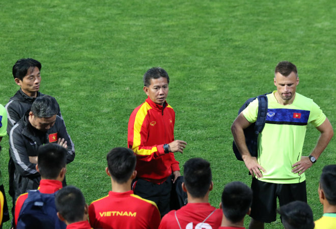 U20 Việt Nam: "Đàn em" Công Phượng băng chân tập cực sung - 10