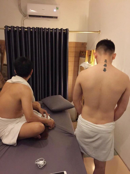 Đột kích ổ mại dâm nam, phát hiện cả chục khách “làng chơi” đang thoát y - 1