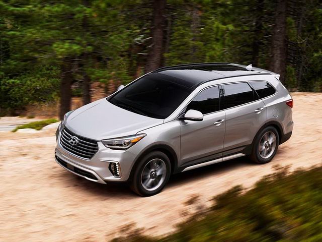 Giá xe ô tô Hyundai Santa Fe 2018 chỉ từ 567 triệu đồng